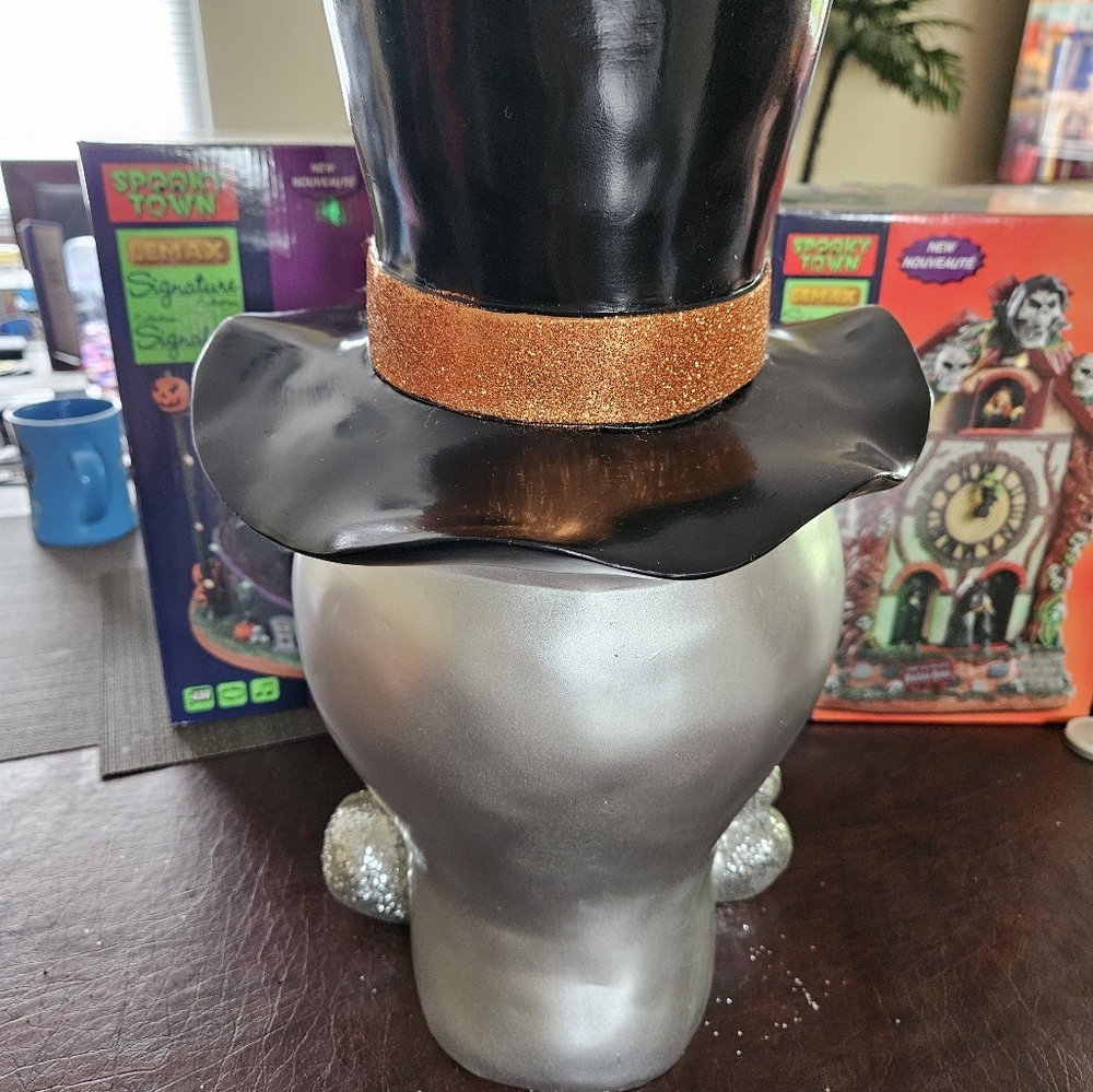 QVC Skeleton Head With Top Hat - Picture 3 of 4